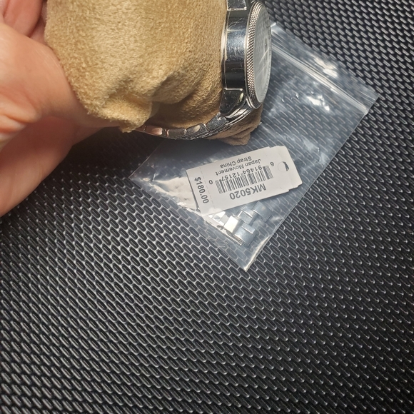 EUC Michael Kors 5020 watch - Picture 5 of 7